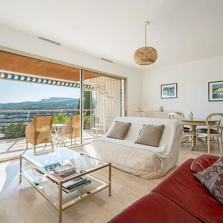 Le Belvedere Par Dodo A *